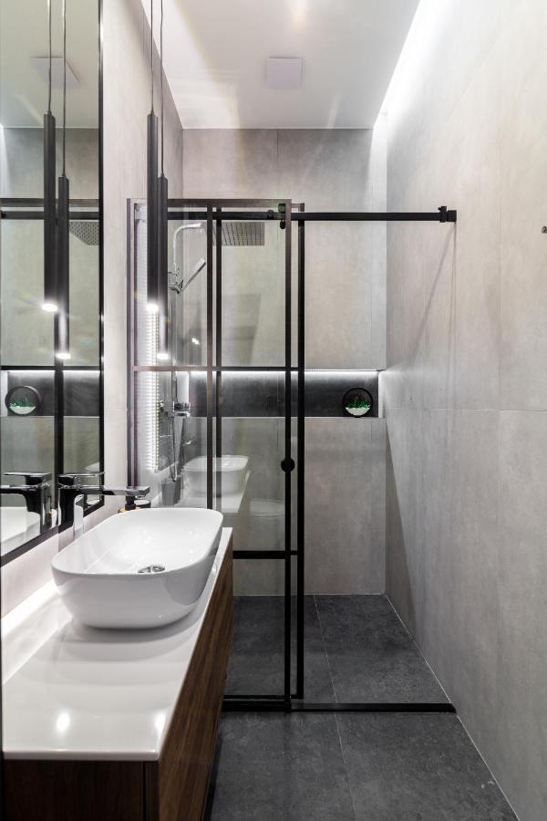 Dream Apartament On Drahomanova Street Lviv Exterior photo
