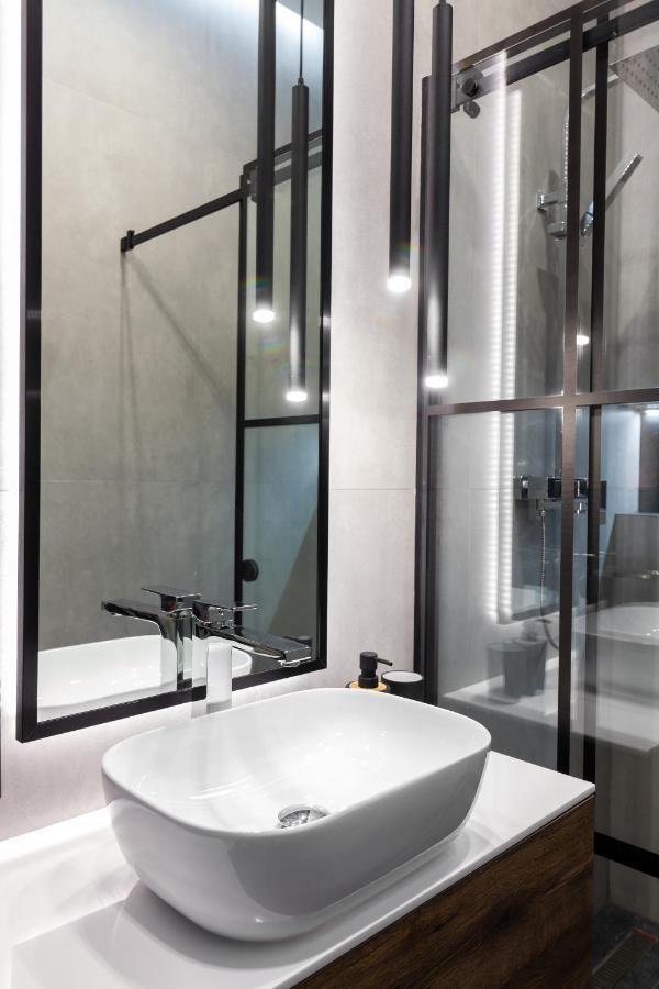 Dream Apartament On Drahomanova Street Lviv Exterior photo